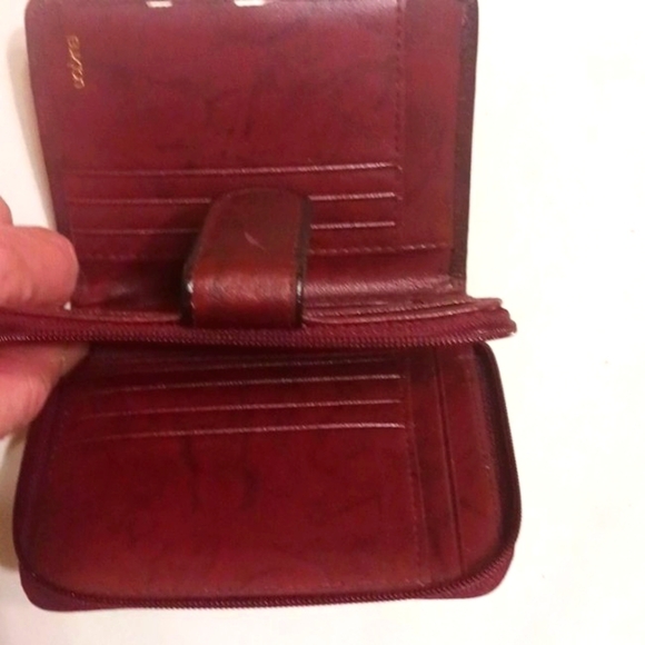 Buxton Burgundy Leather Wallet and Change Purse - Picture 3 of 14